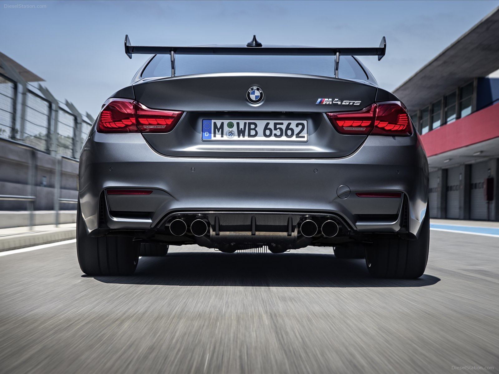 BMW M4 GTS 2016