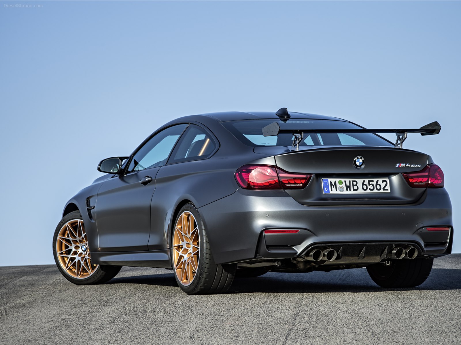 BMW M4 GTS 2016