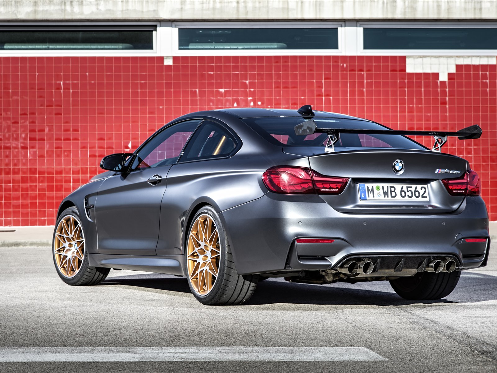 BMW M4 GTS 2016