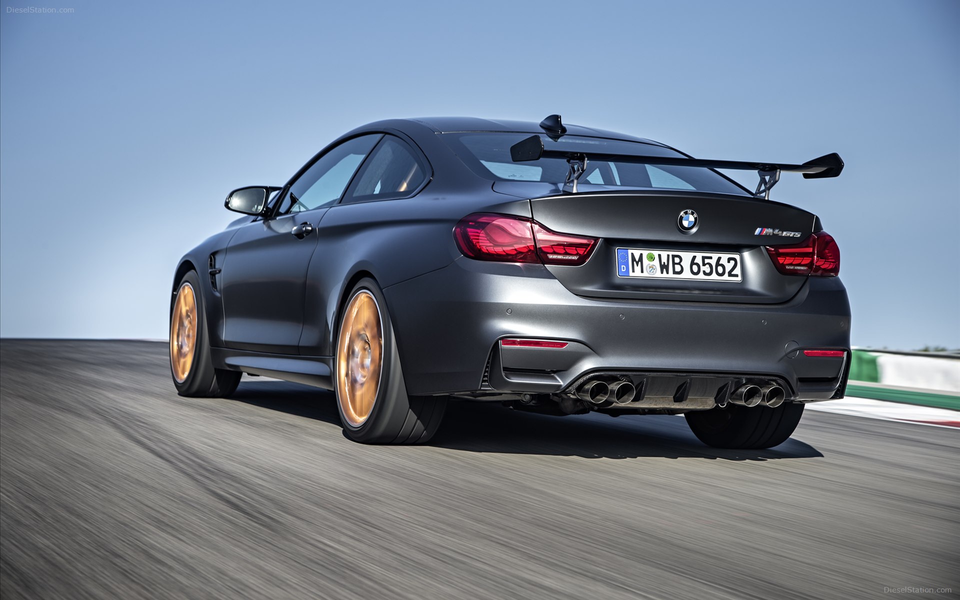 BMW M4 GTS 2016