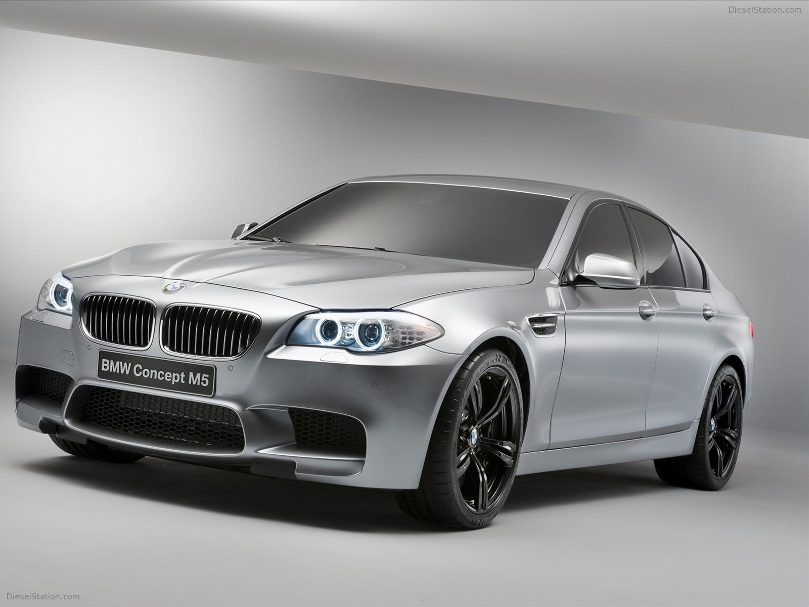 BMW M5 Concept Car 2011