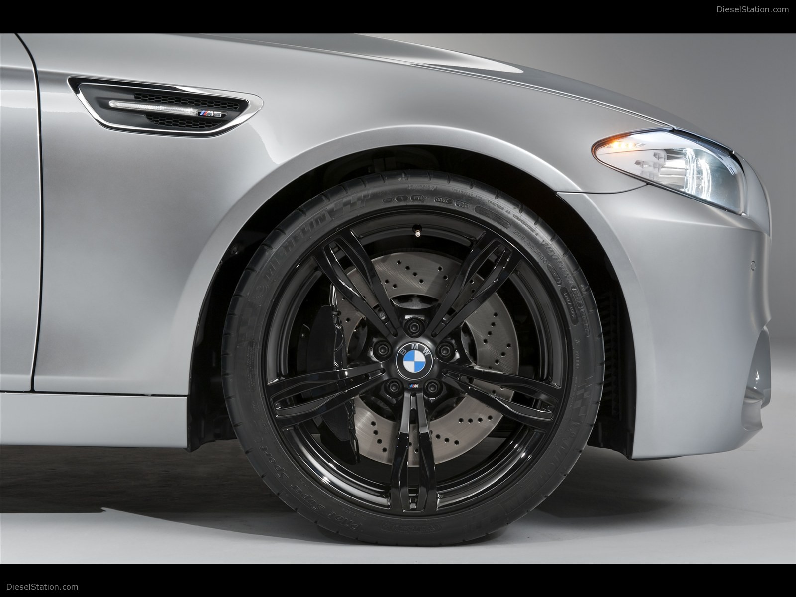 BMW M5 Concept Car 2011