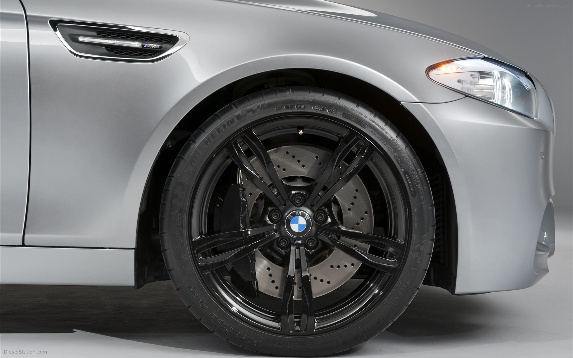 BMW M5 Concept Car 2011