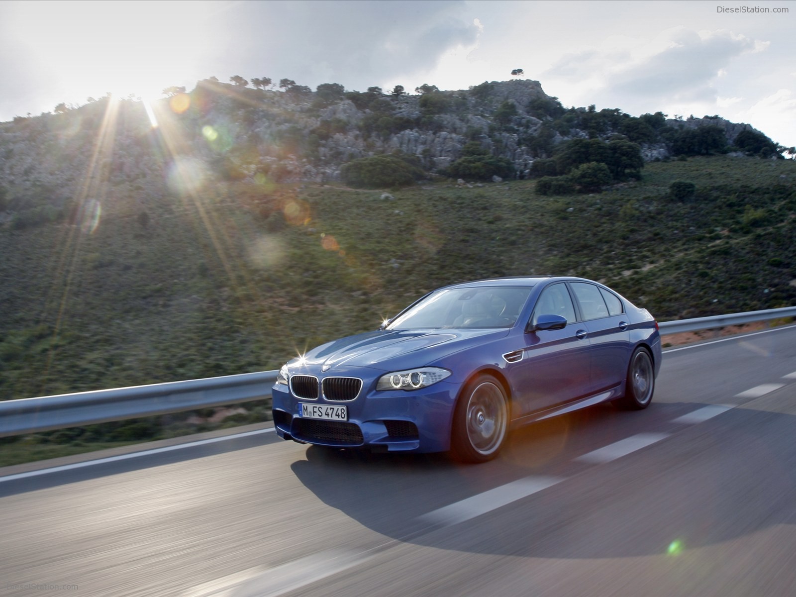 BMW M5 Saloon 2012