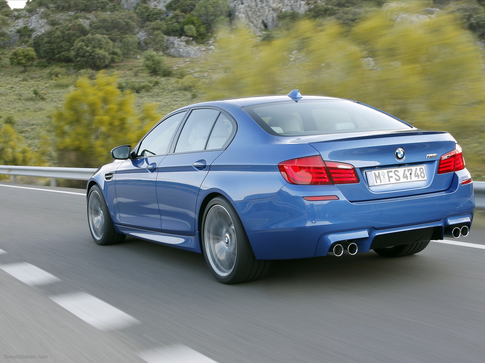 BMW M5 Saloon 2012