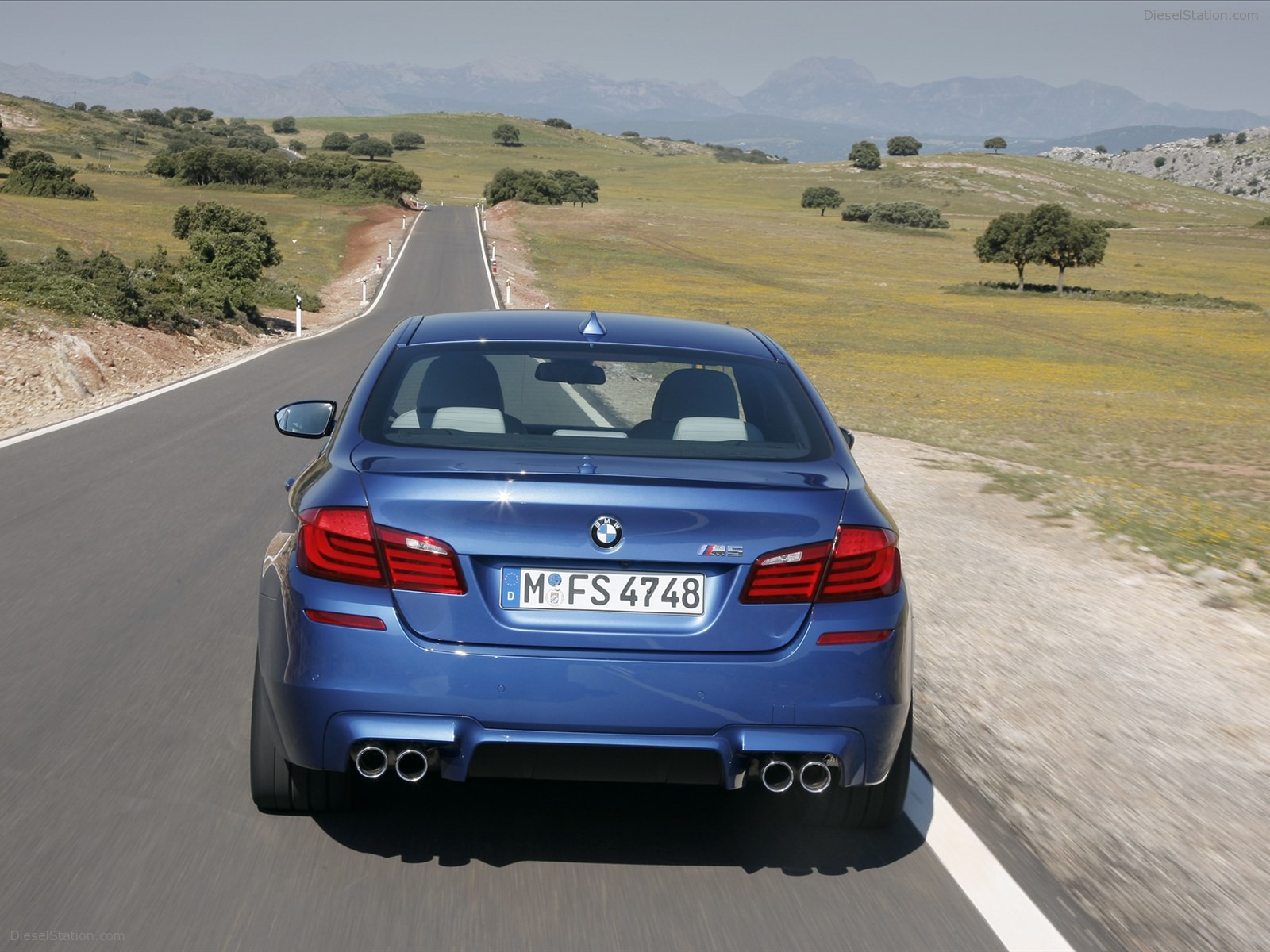 BMW M5 Saloon 2012