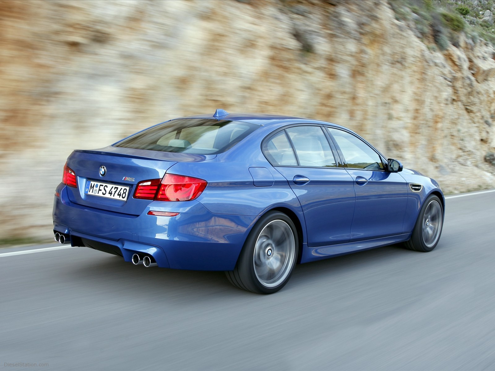 BMW M5 Saloon 2012