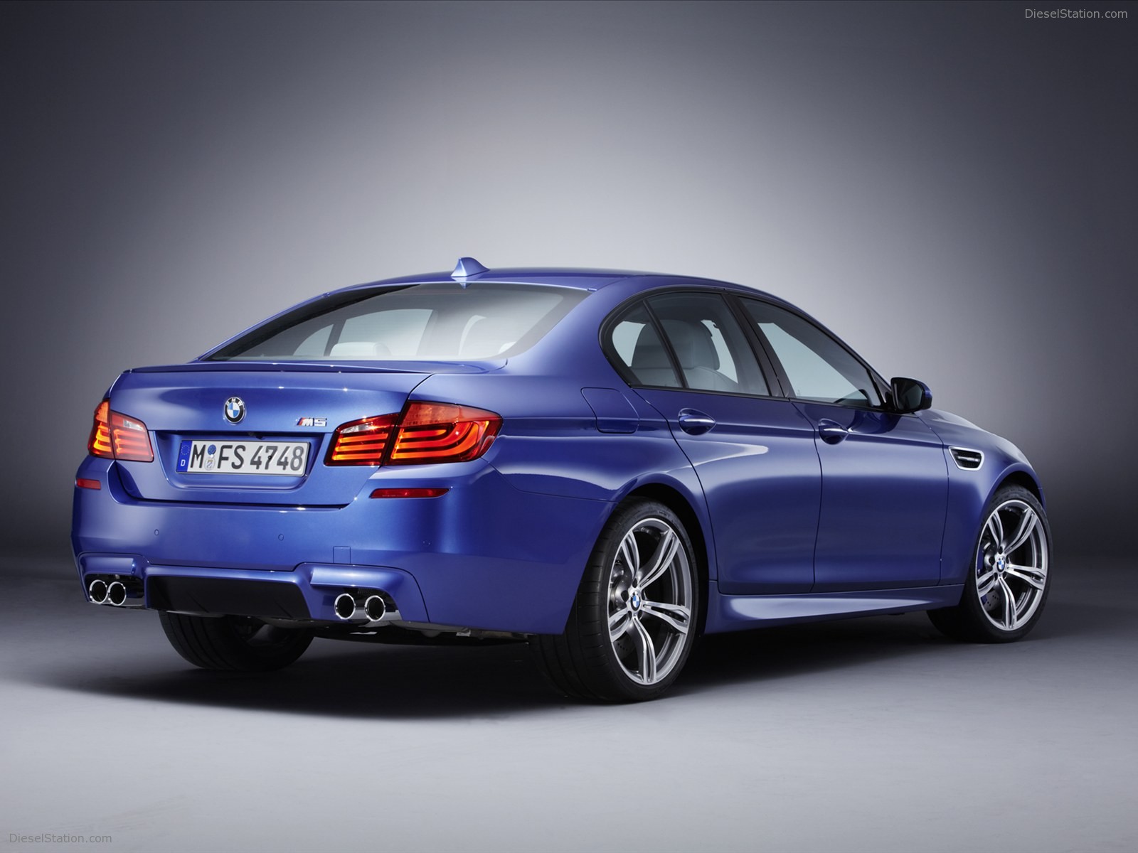 BMW M5 Saloon 2012