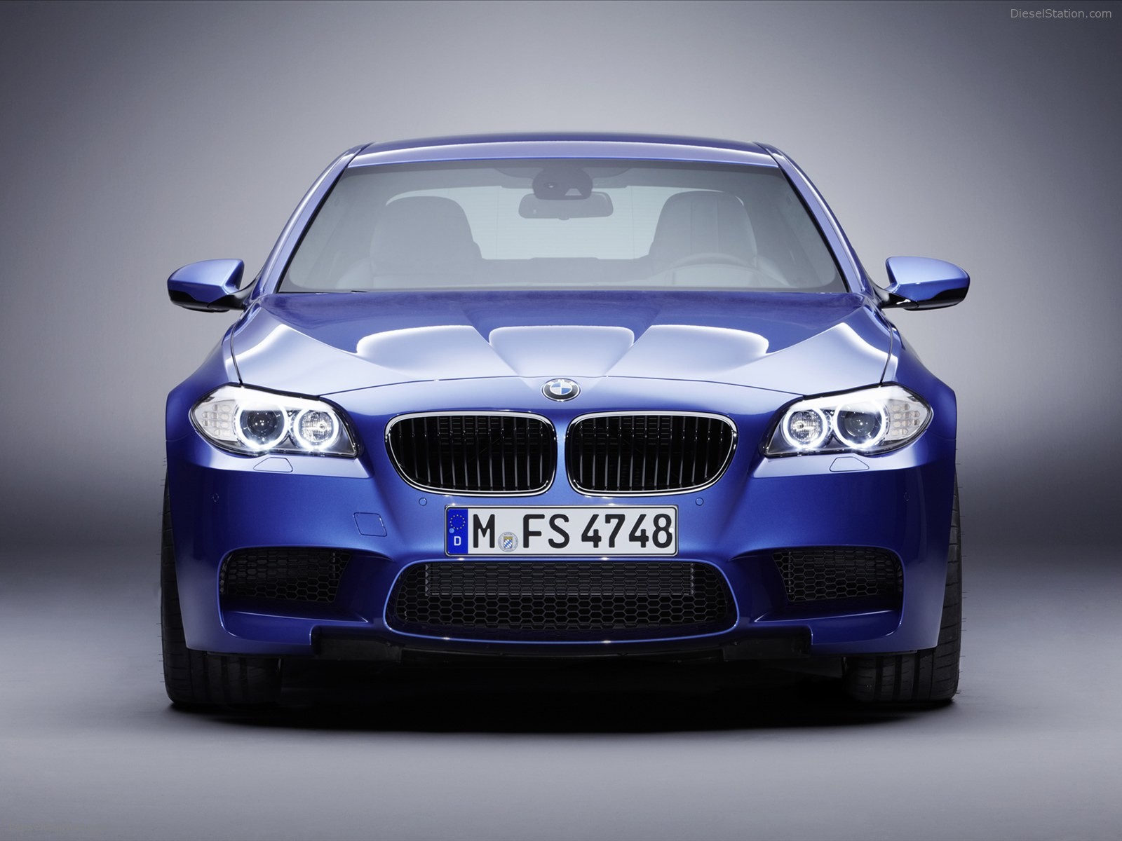 BMW M5 Saloon 2012