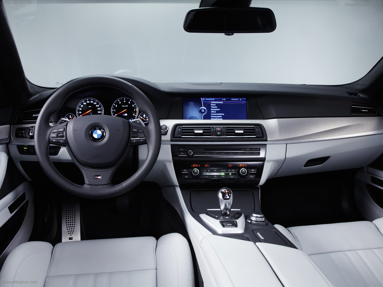 BMW M5 Saloon 2012