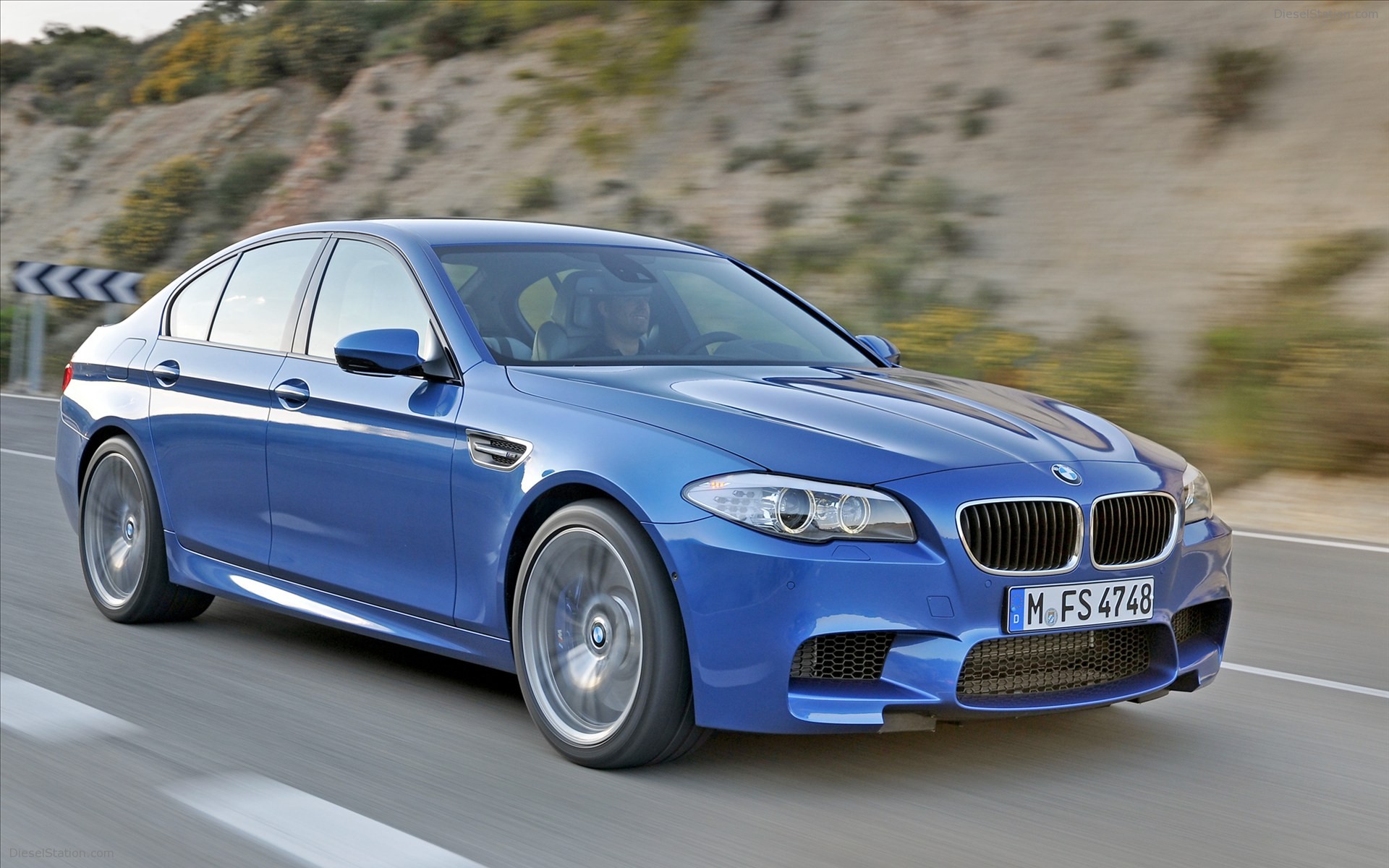 BMW M5 Saloon 2012