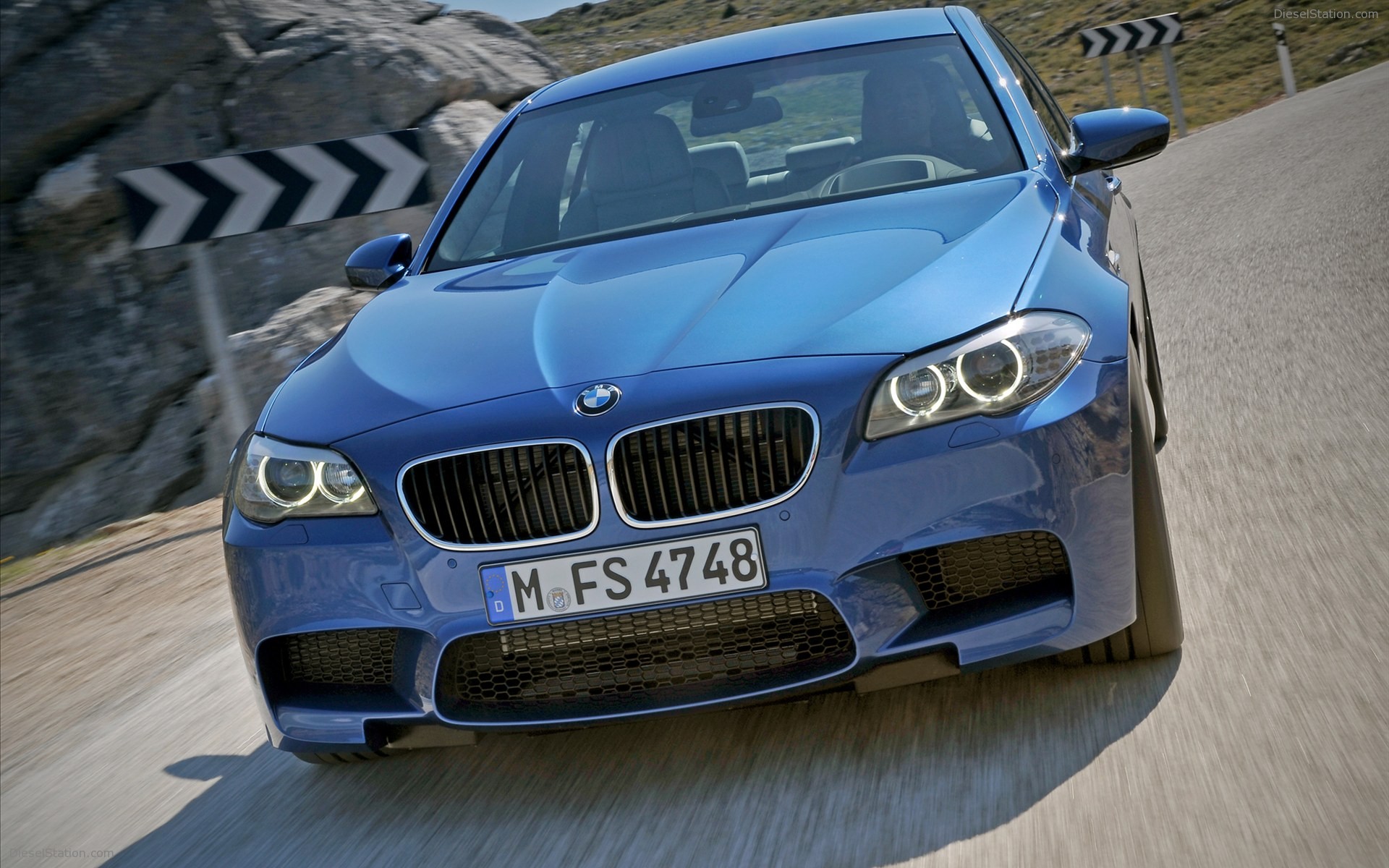 BMW M5 Saloon 2012