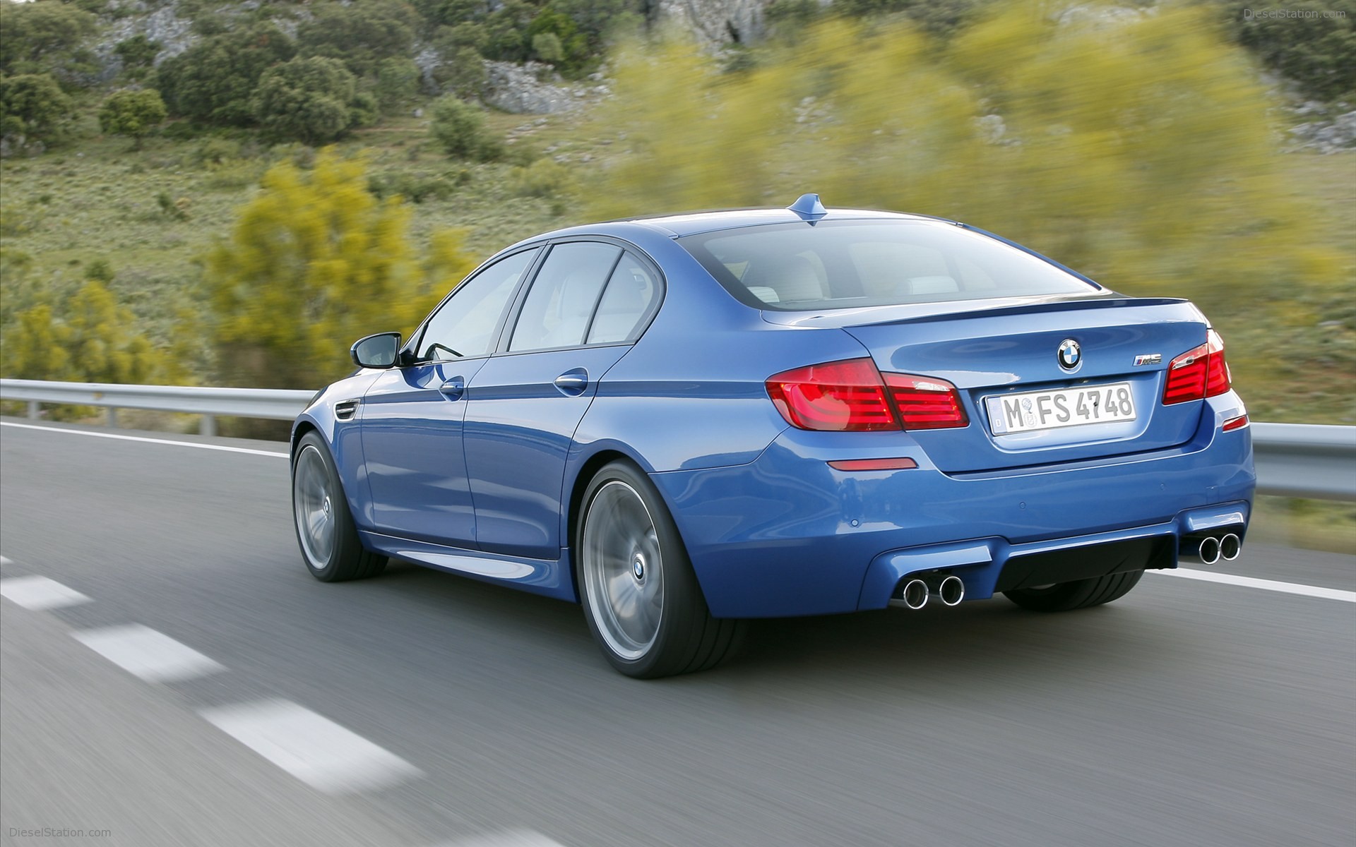 BMW M5 Saloon 2012