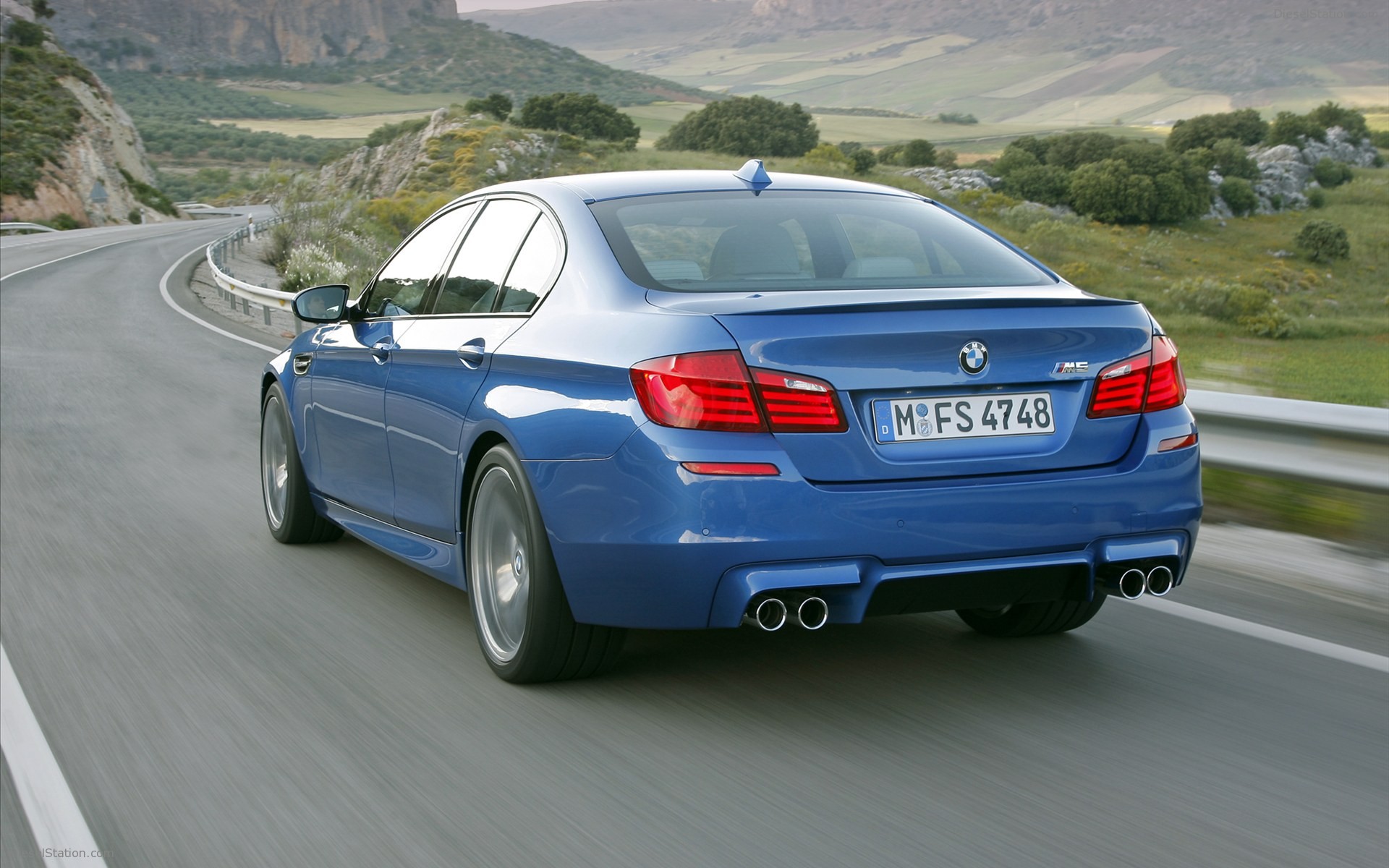 BMW M5 Saloon 2012