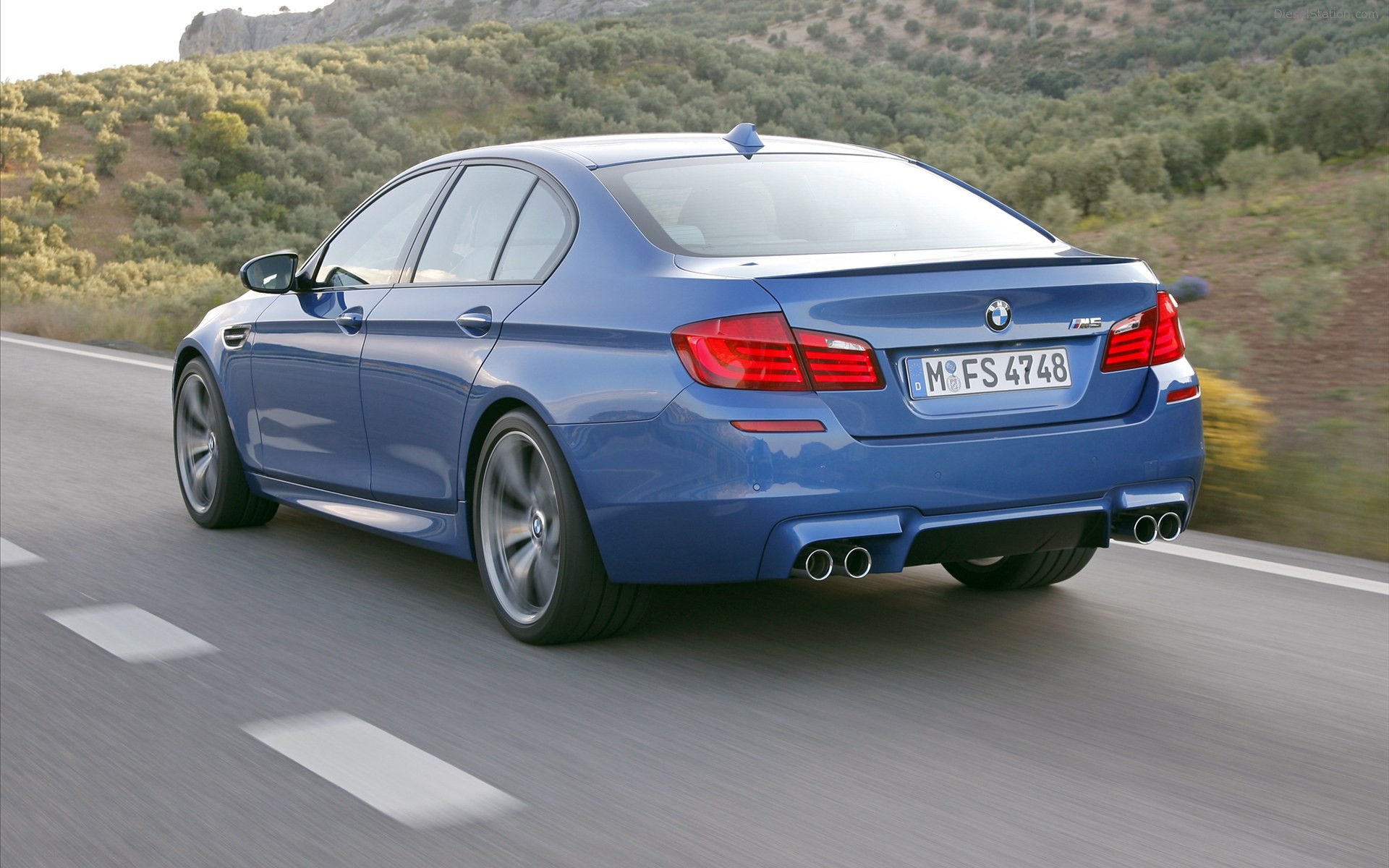 BMW M5 Saloon 2012