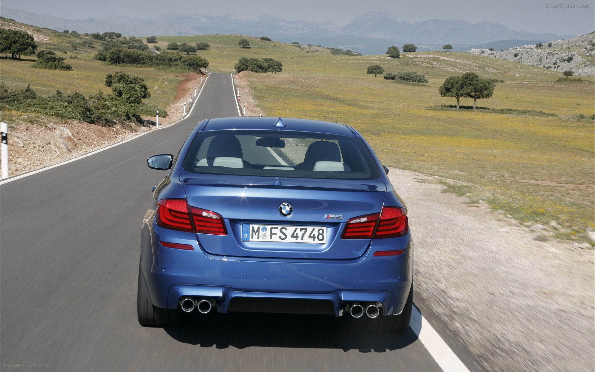 BMW M5 Saloon 2012