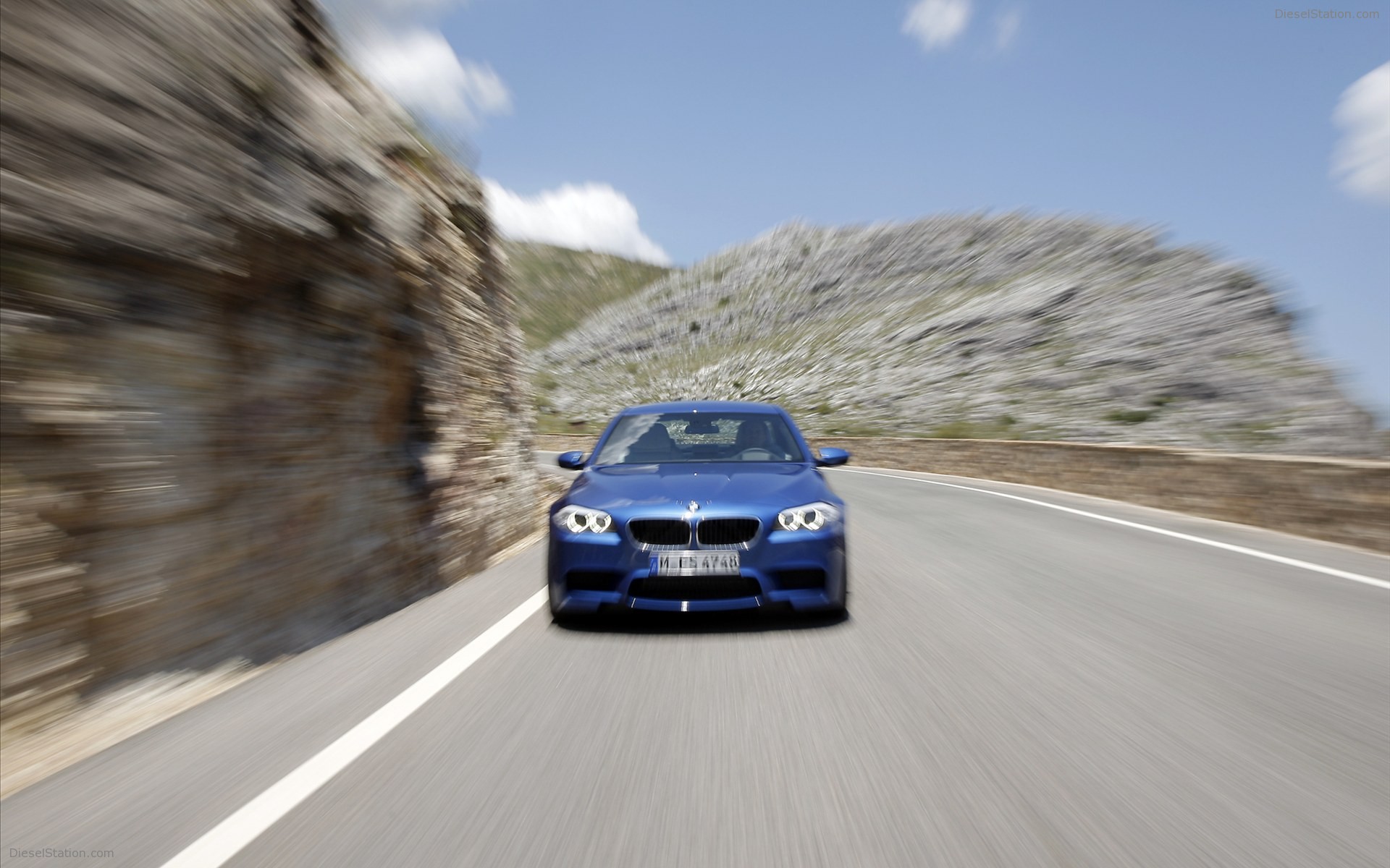 BMW M5 Saloon 2012
