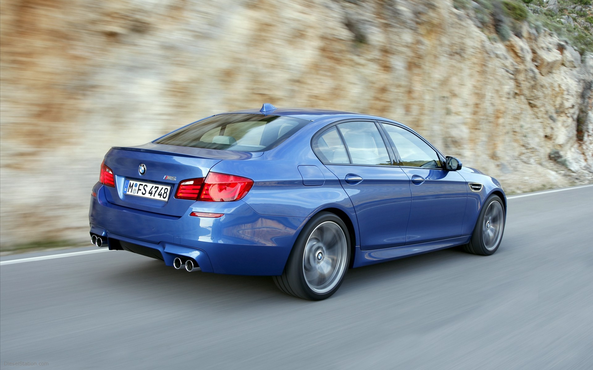 BMW M5 Saloon 2012