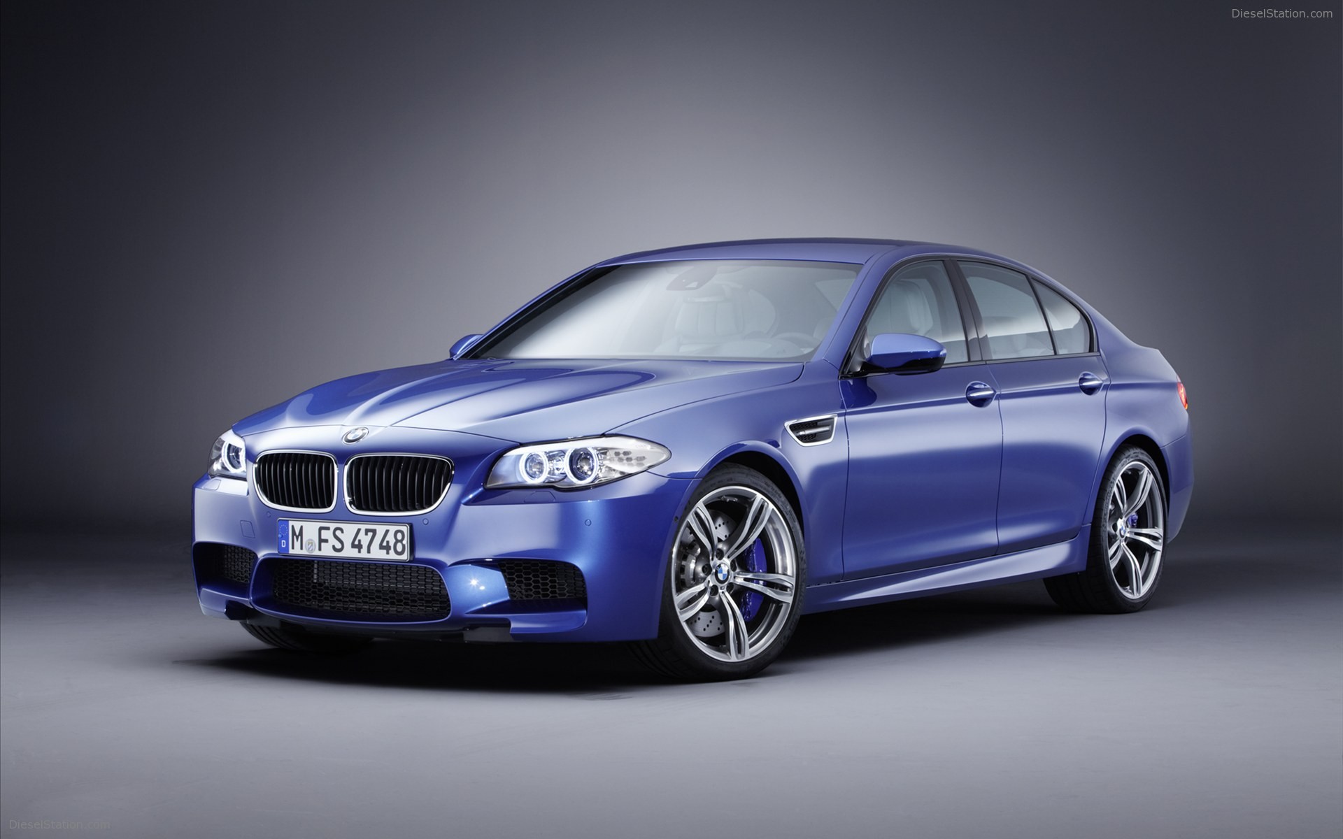 BMW M5 Saloon 2012