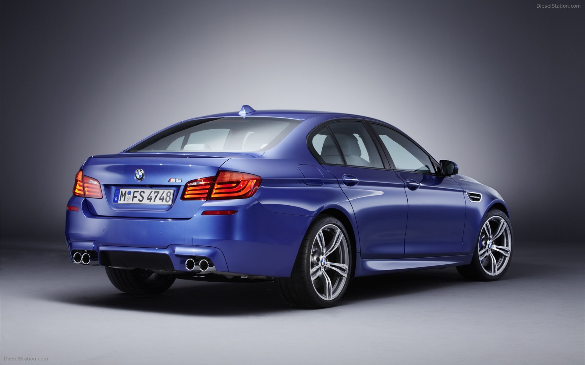 BMW M5 Saloon 2012