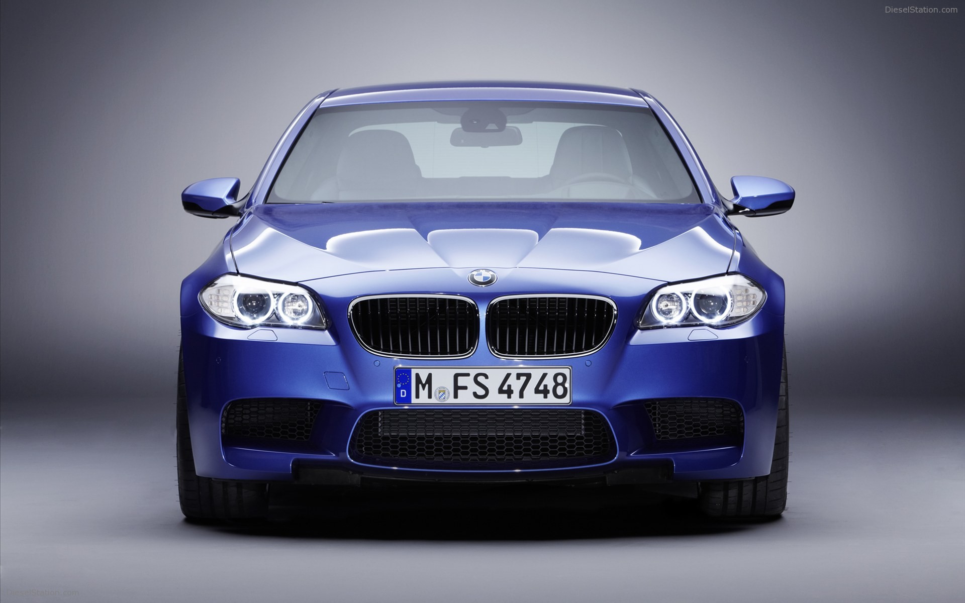 BMW M5 Saloon 2012