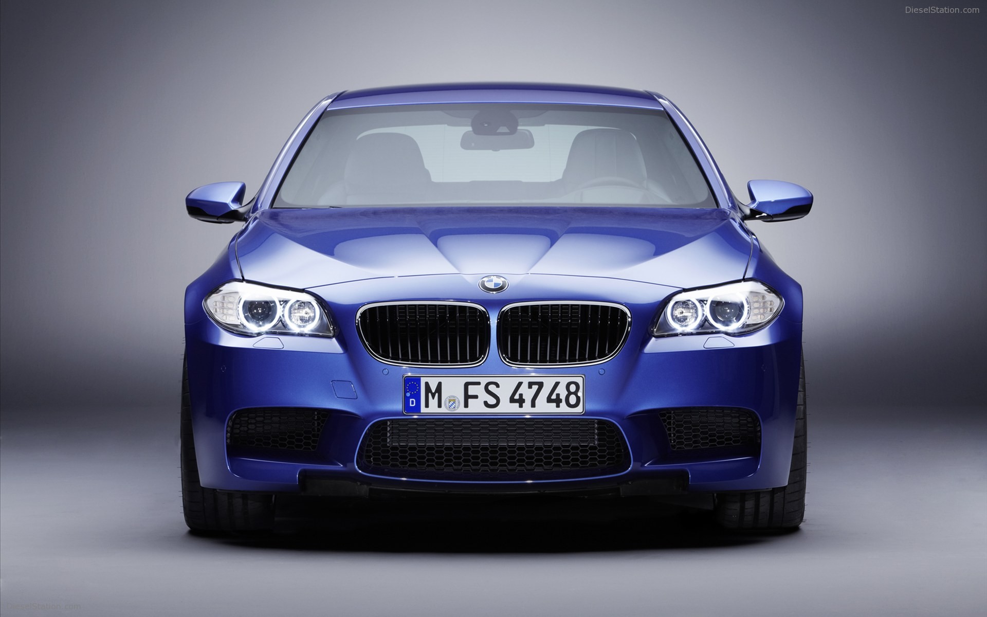 BMW M5 Saloon 2012
