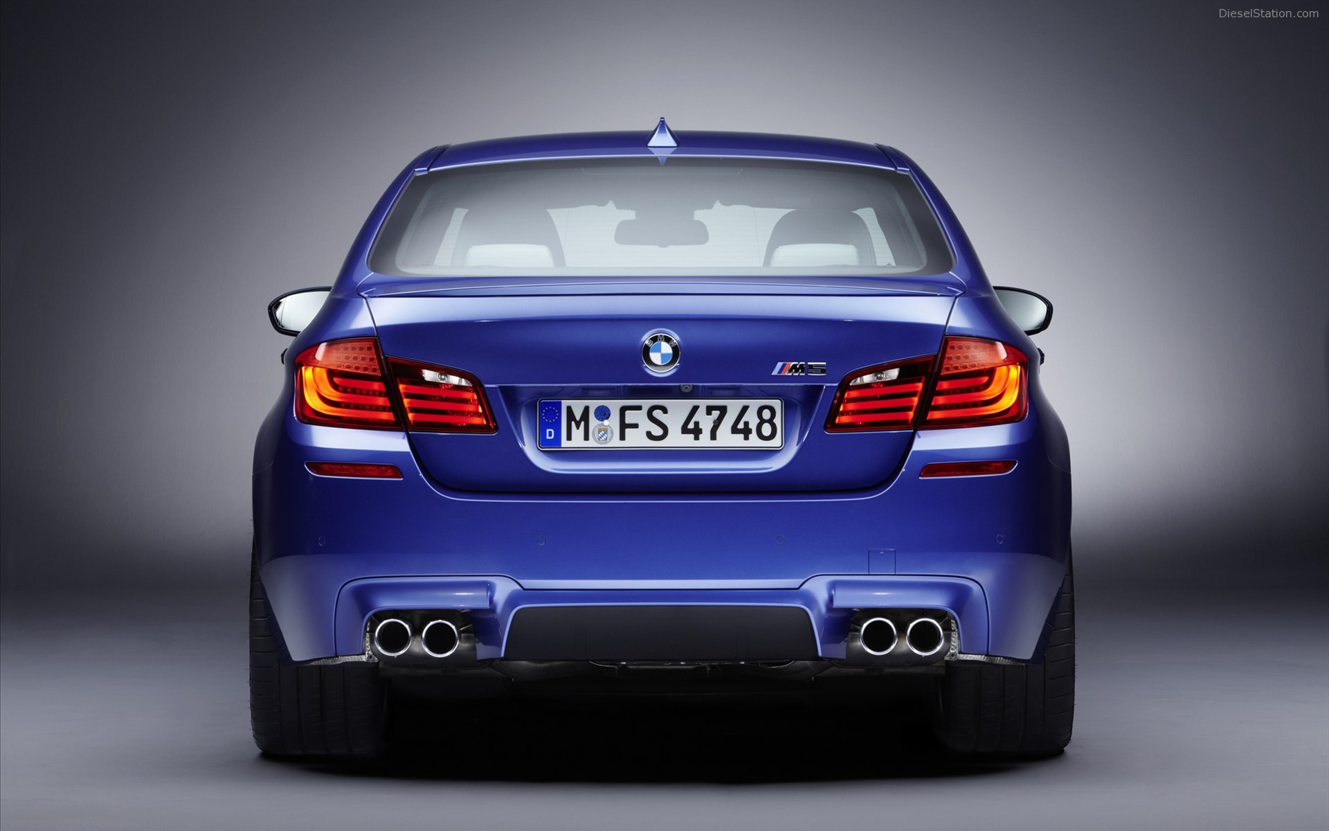BMW M5 Saloon 2012