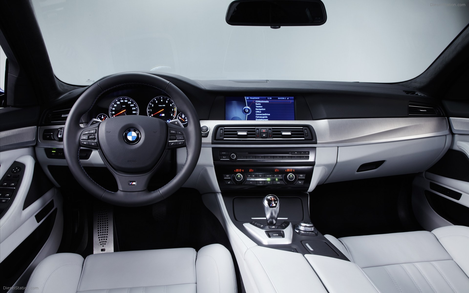 BMW M5 Saloon 2012