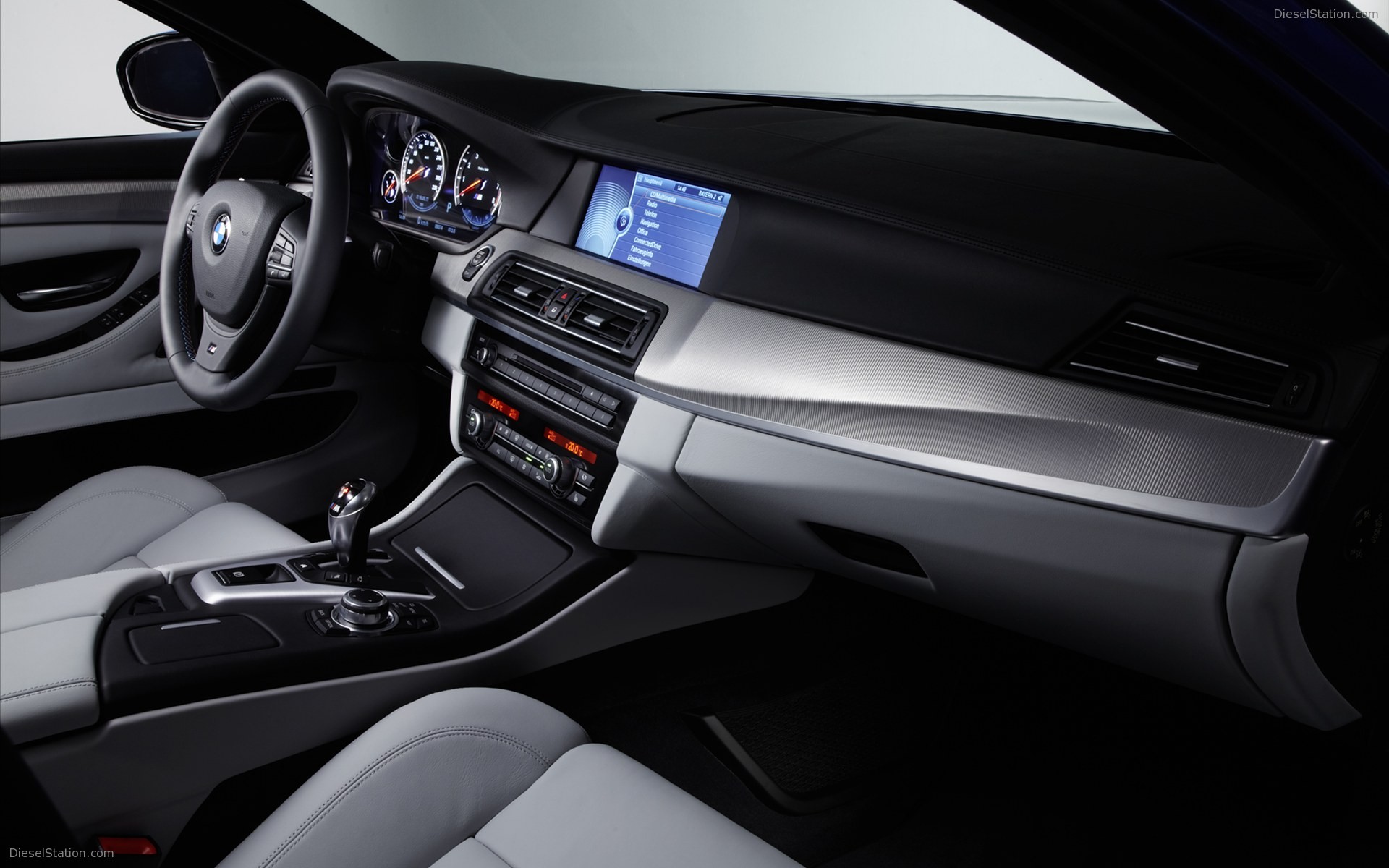 BMW M5 Saloon 2012