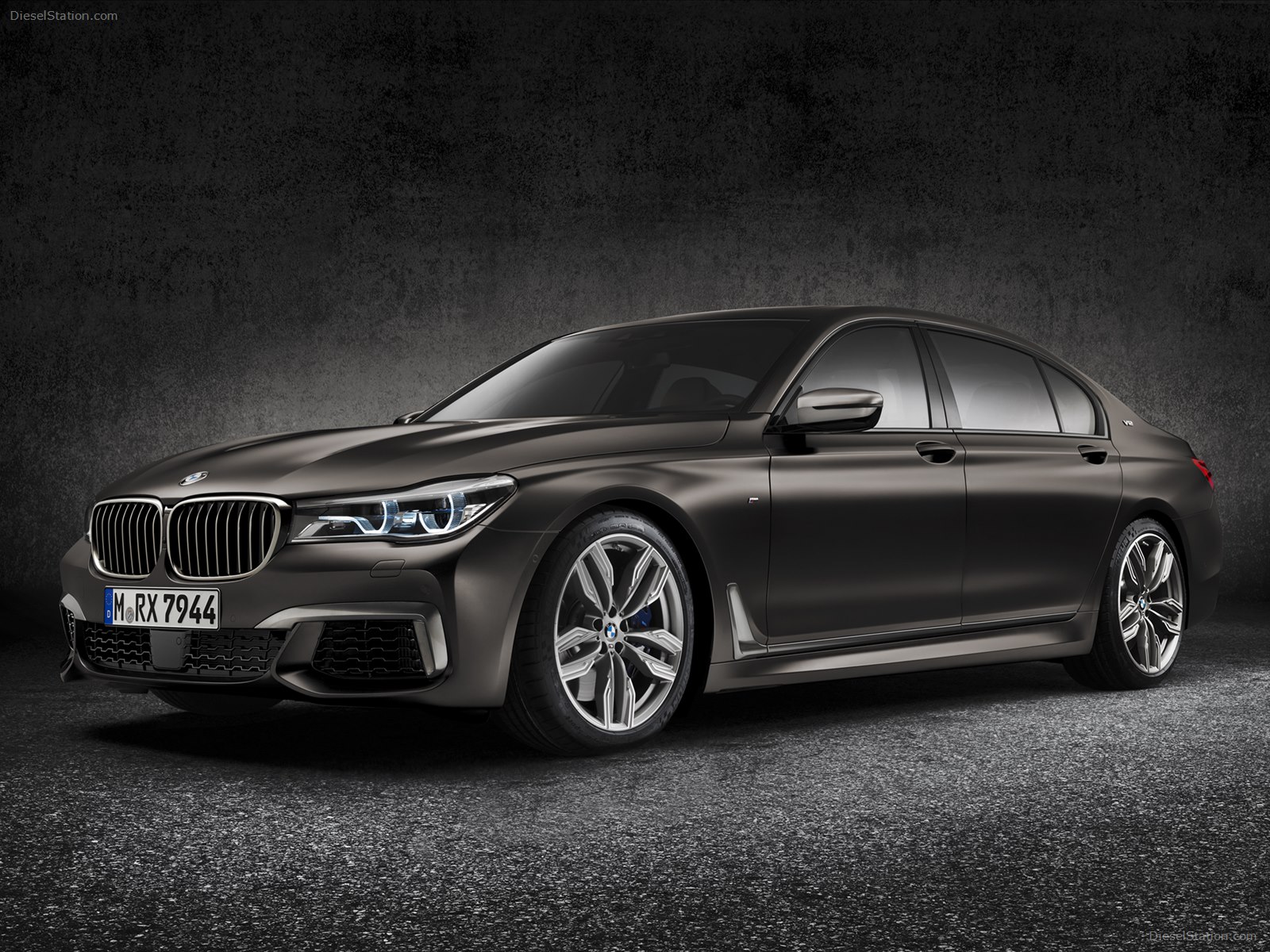 BMW M760Li xDrive 2017