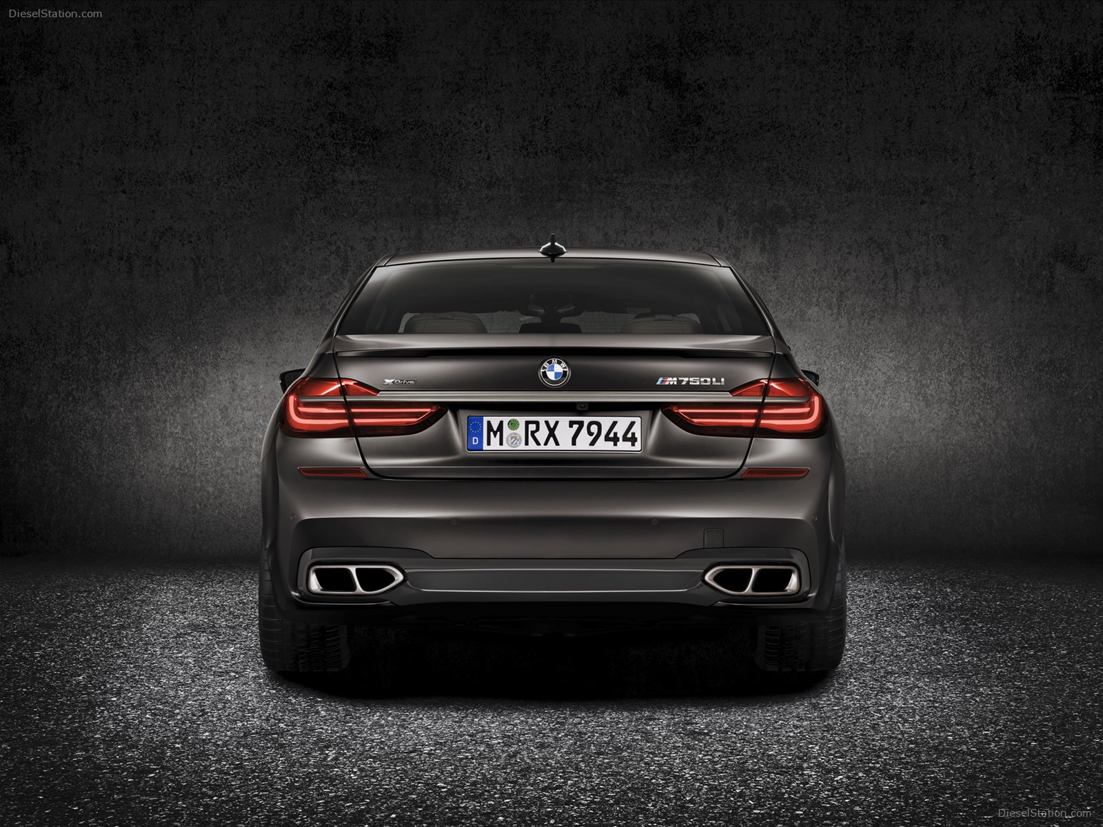 BMW M760Li xDrive 2017