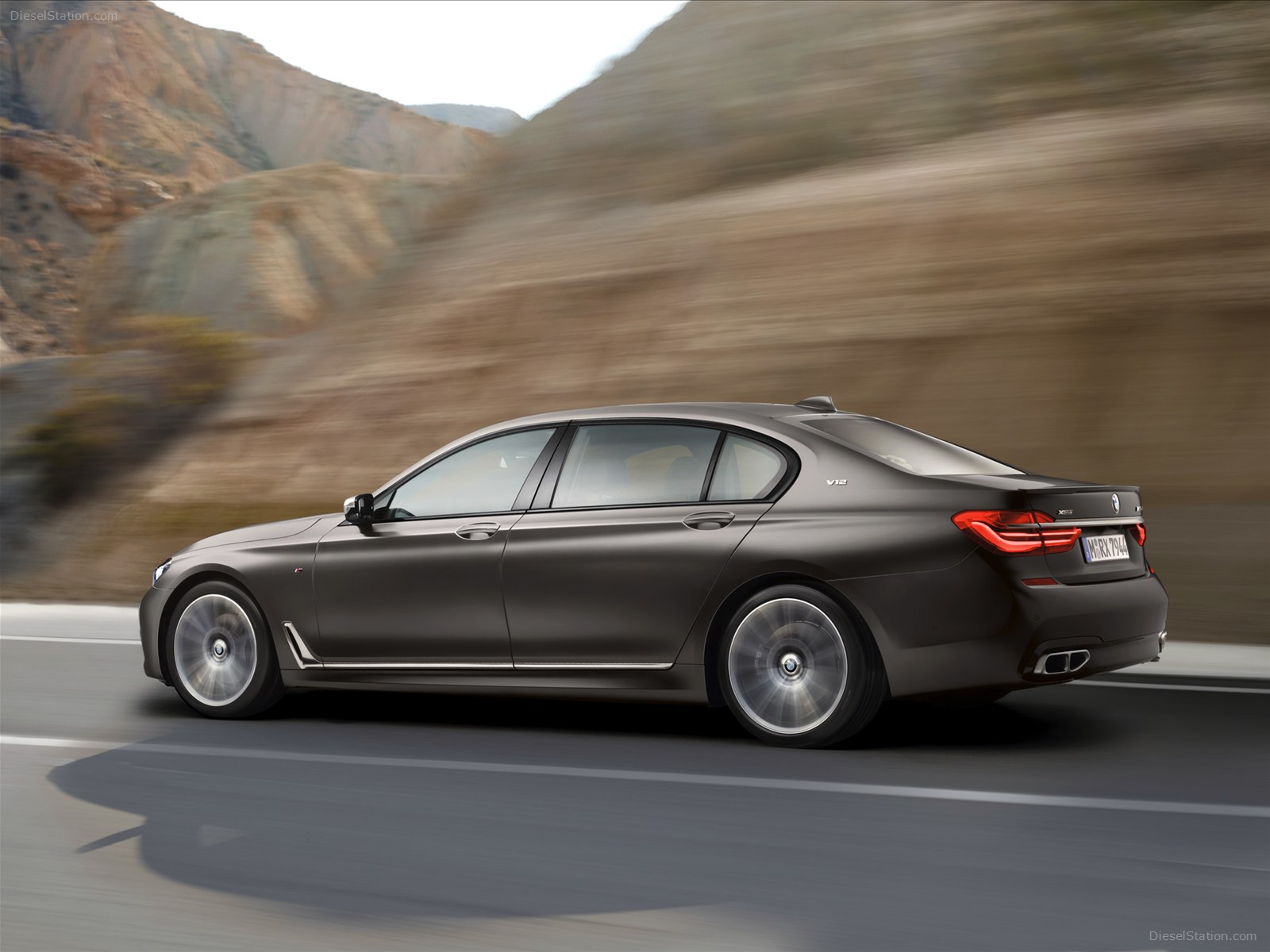 BMW M760Li xDrive 2017