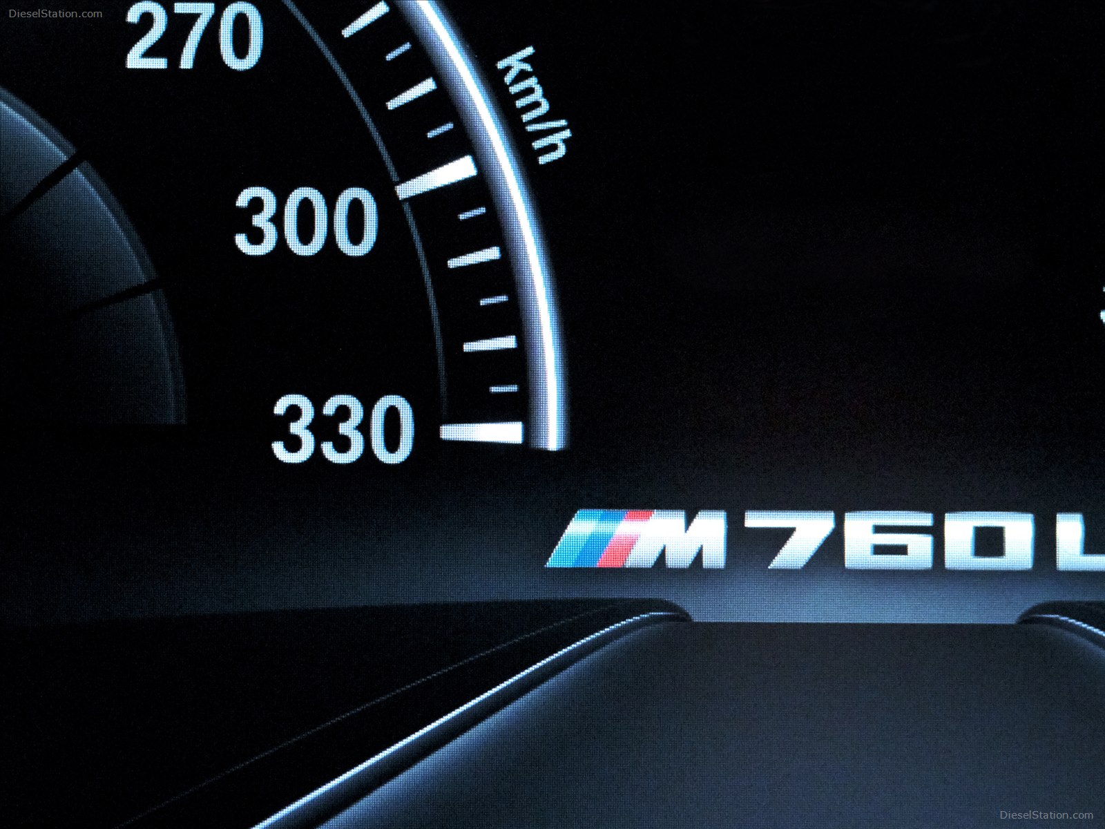 BMW M760Li xDrive 2017