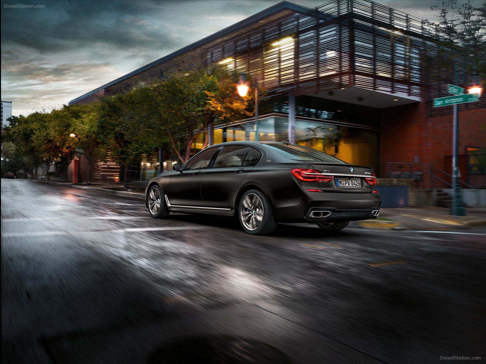 BMW M760Li xDrive 2017