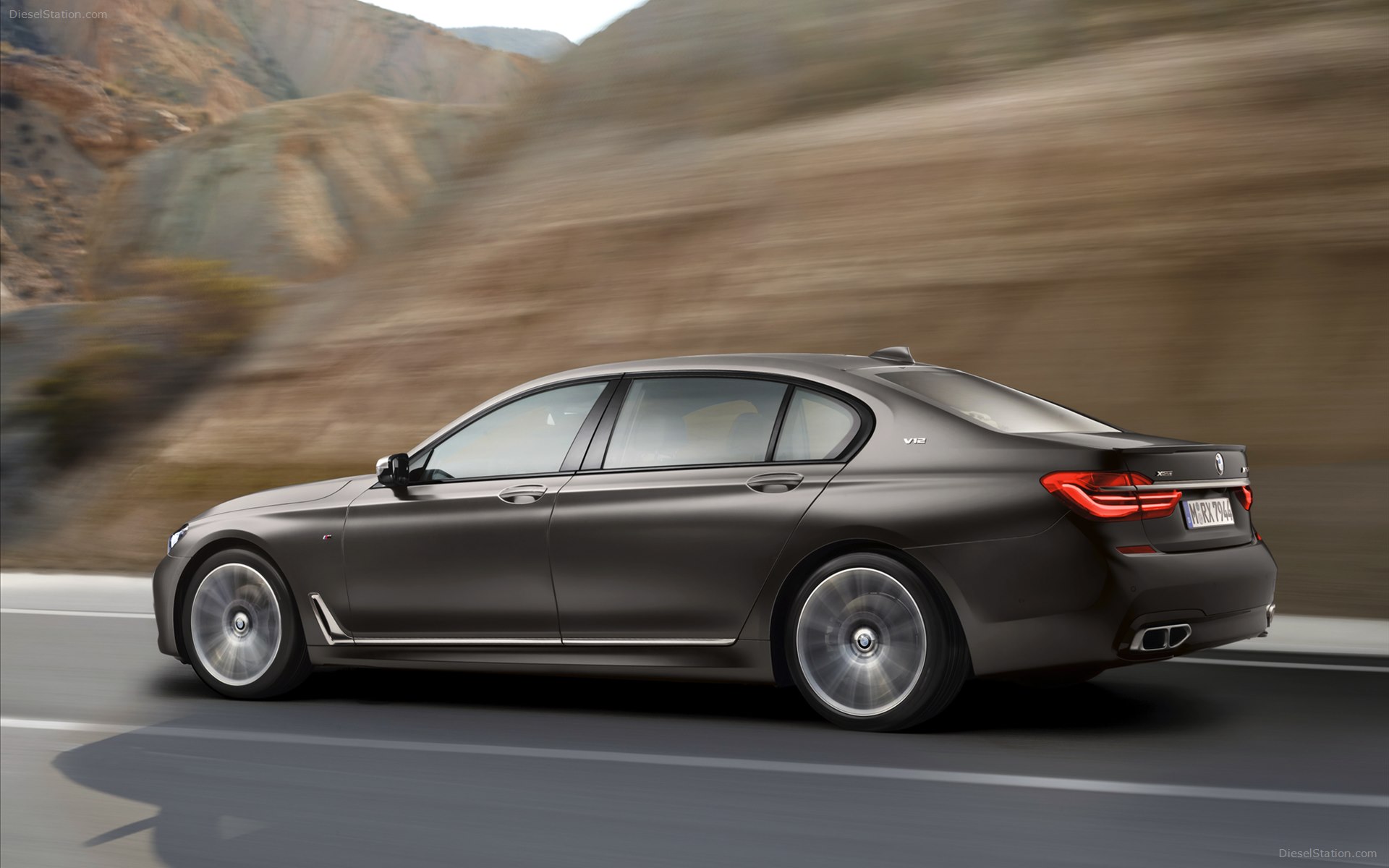 BMW M760Li xDrive 2017