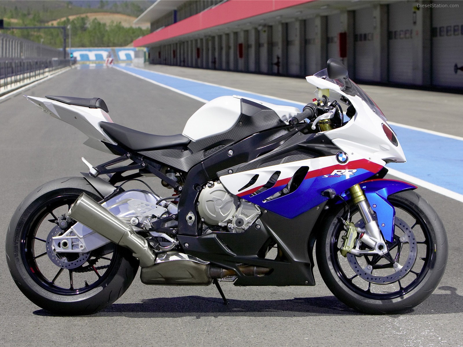 New BMW S 1000 RR