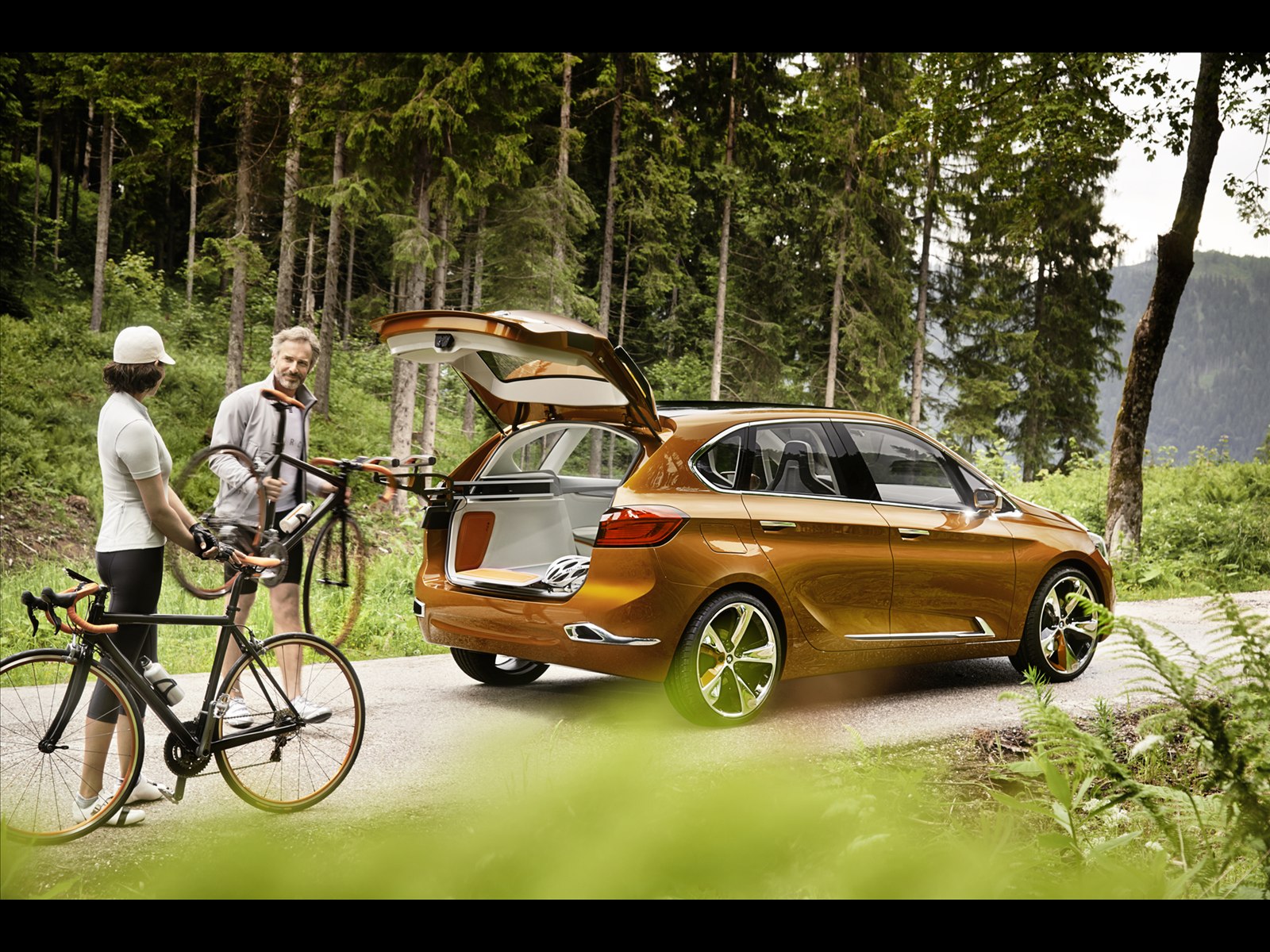 BMW Active Tourer Outdoor Concept 2013