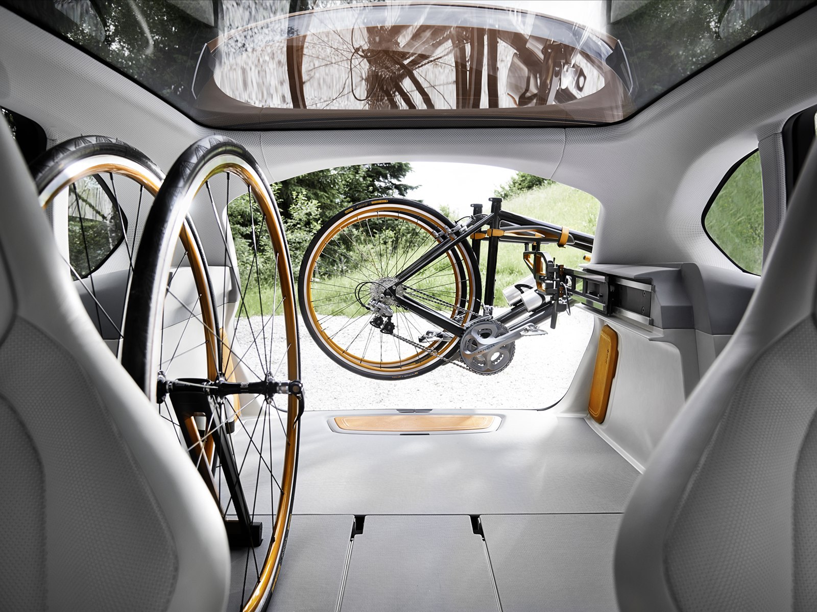 BMW Active Tourer Outdoor Concept 2013