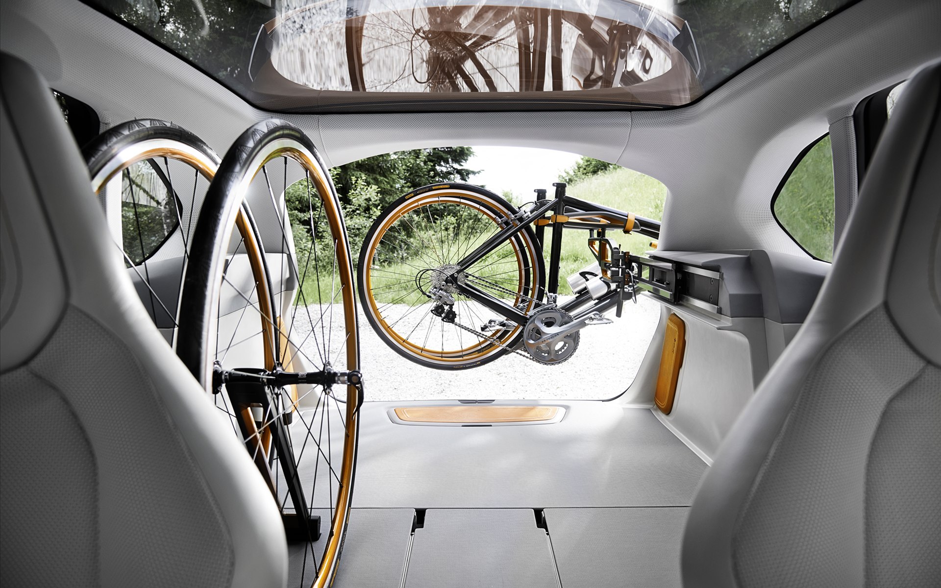 BMW Active Tourer Outdoor Concept 2013