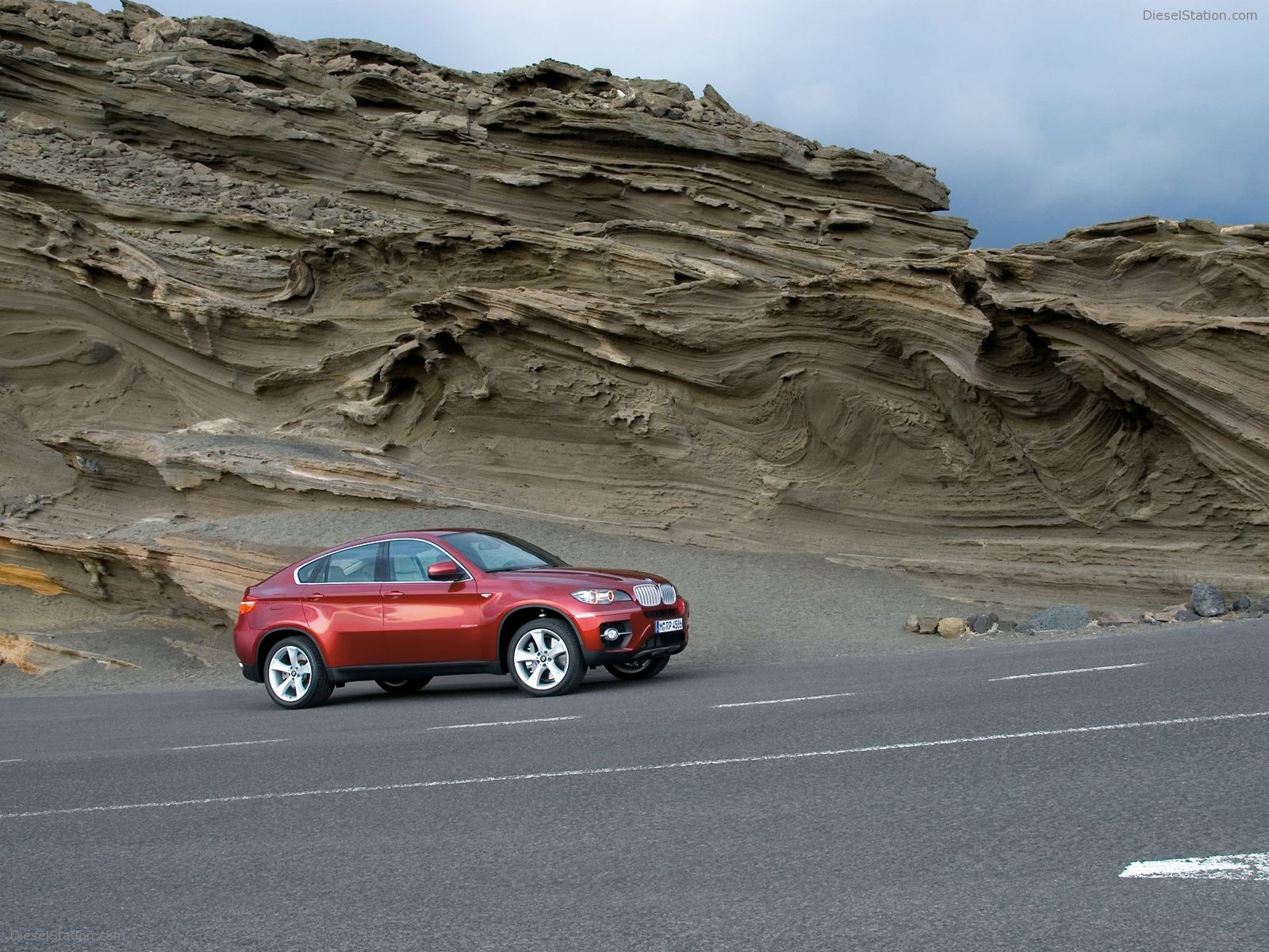 BMW X6 xDrive35i and X6 xDrive50i