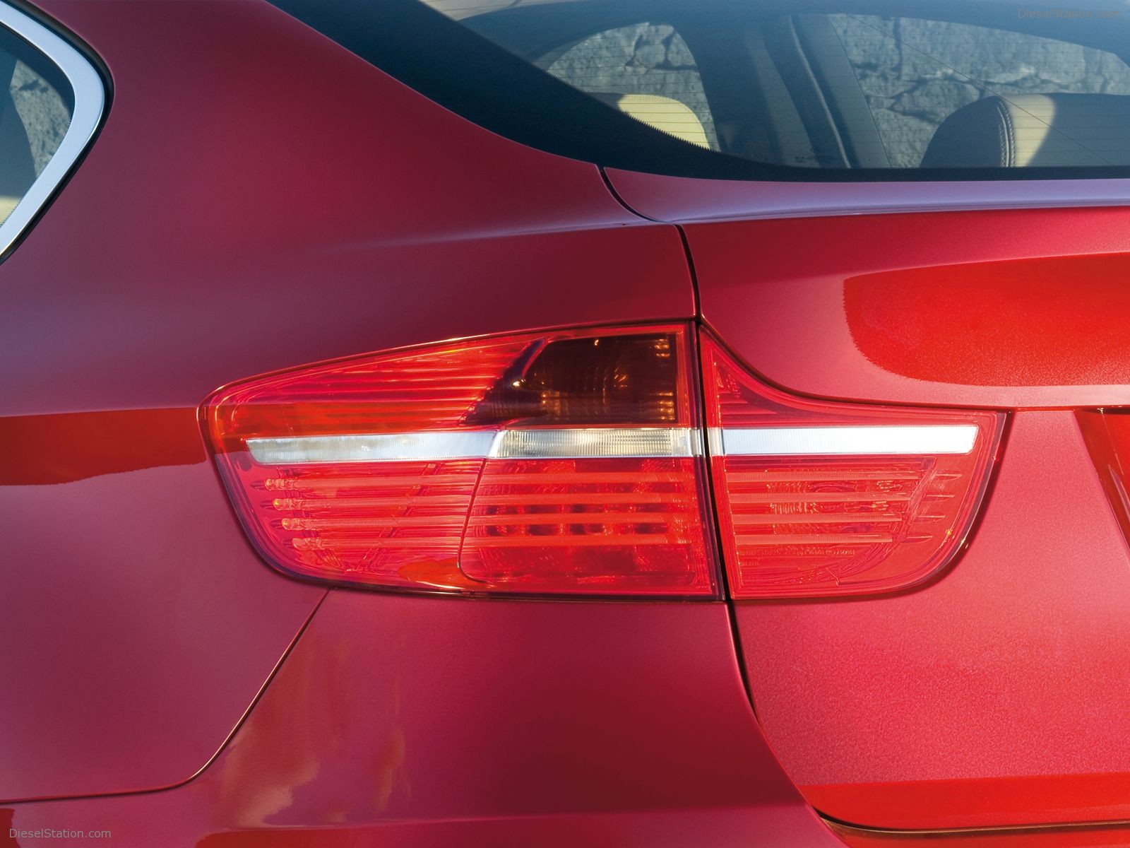 BMW X6 xDrive35i and X6 xDrive50i
