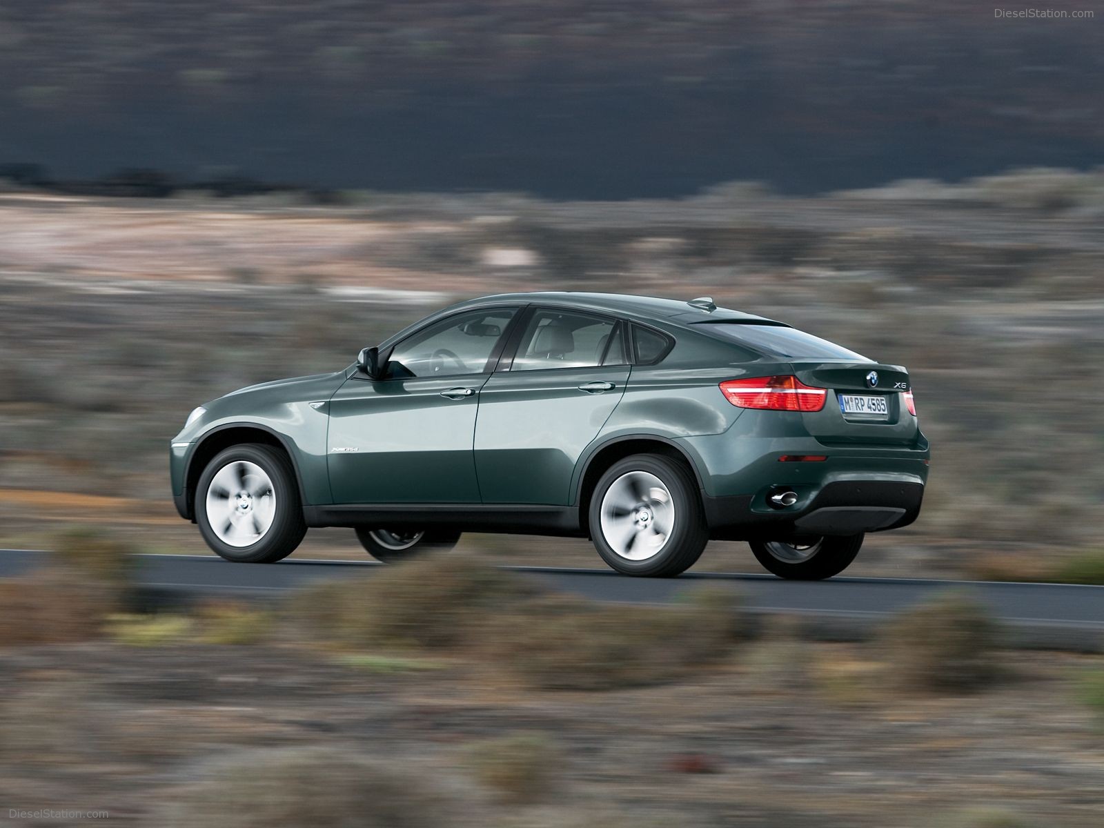 BMW X6 xDrive35i and X6 xDrive50i