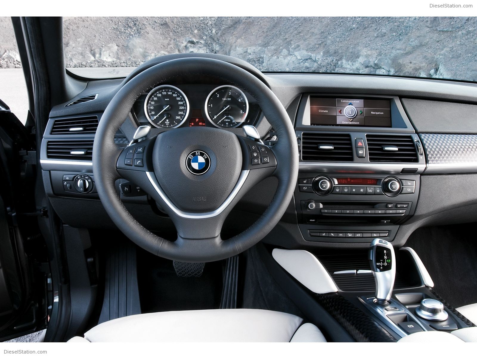 BMW X6 xDrive35i and X6 xDrive50i