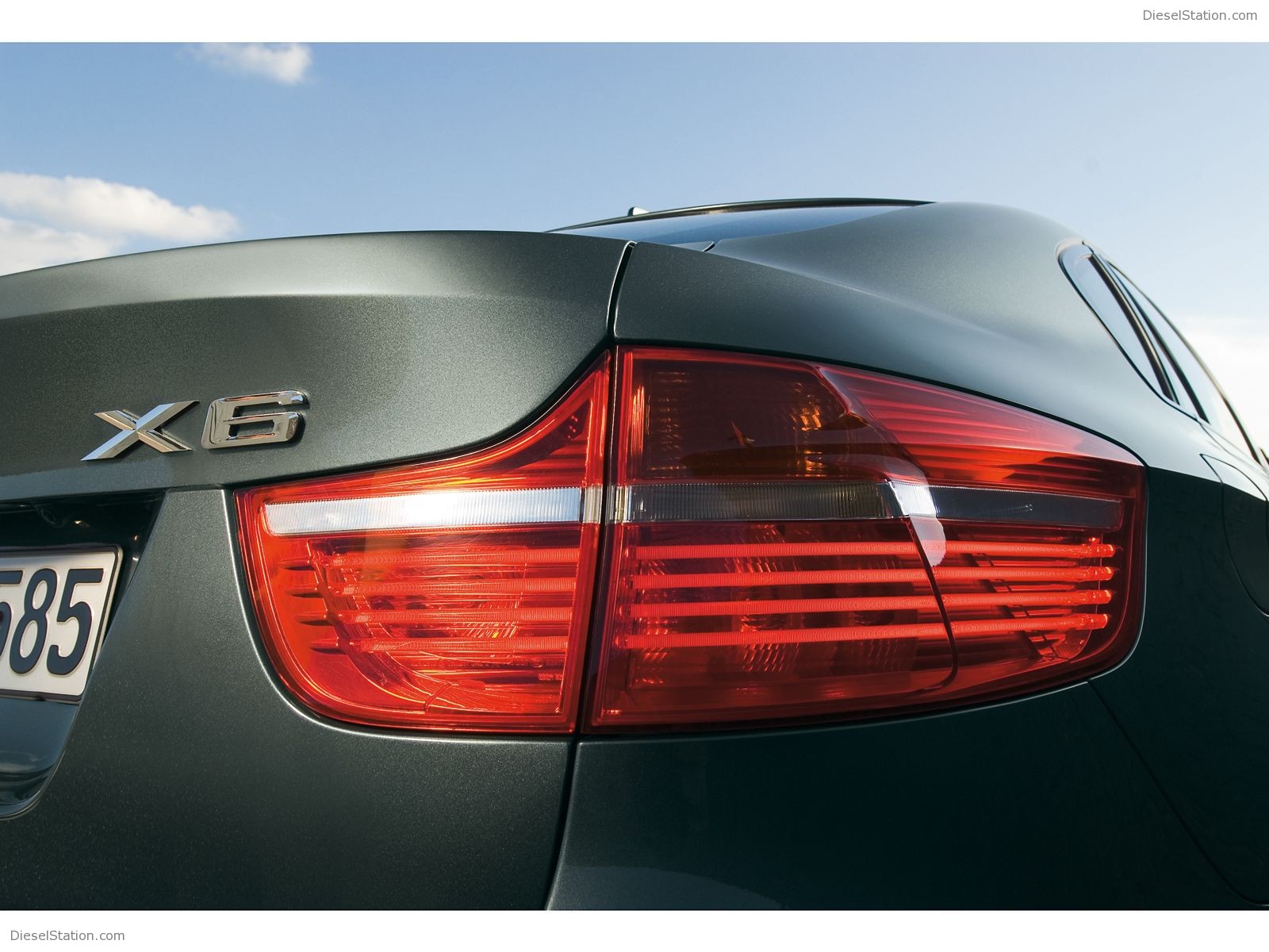 BMW X6 xDrive35i and X6 xDrive50i