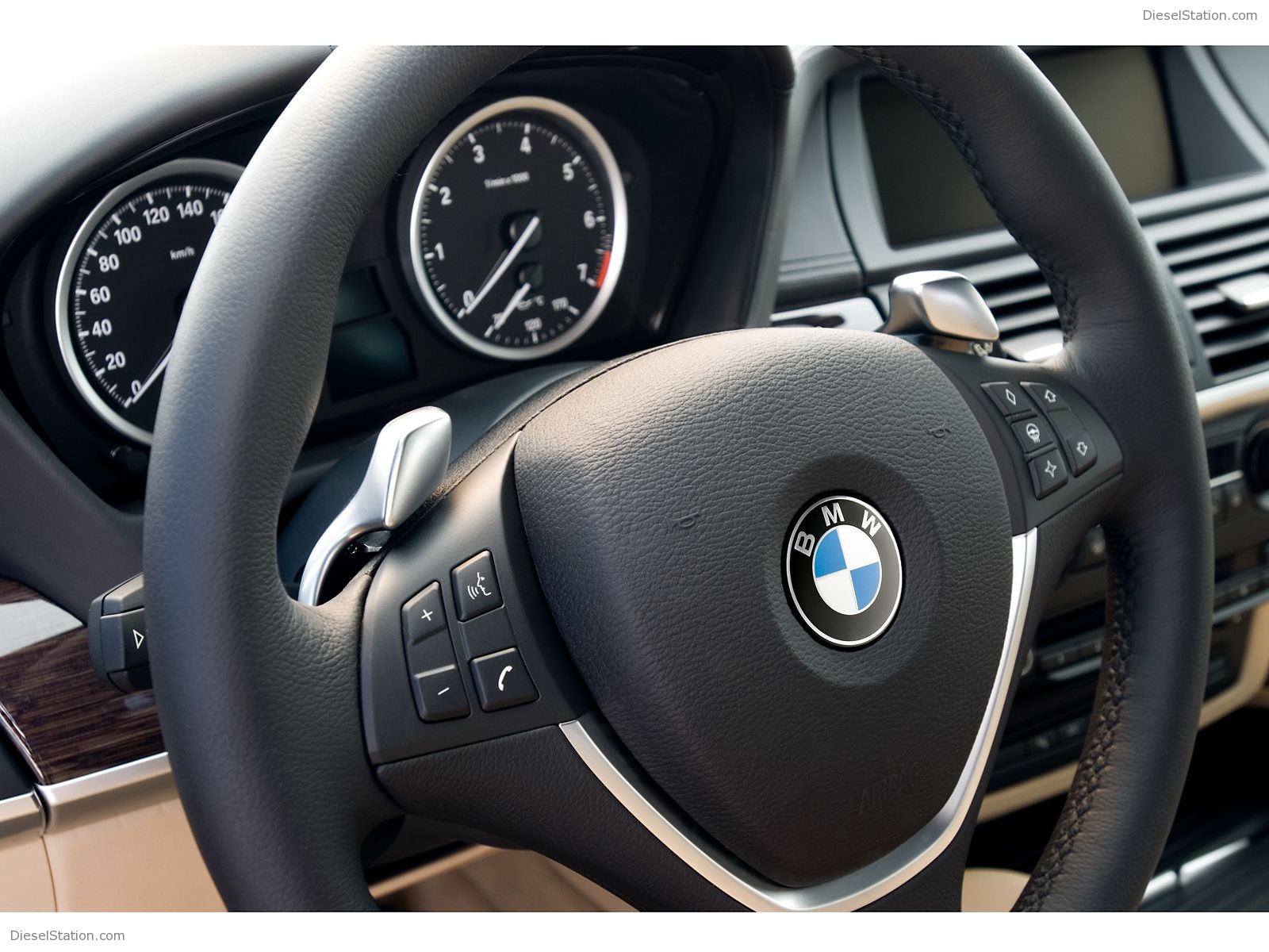 BMW X6 xDrive35i and X6 xDrive50i