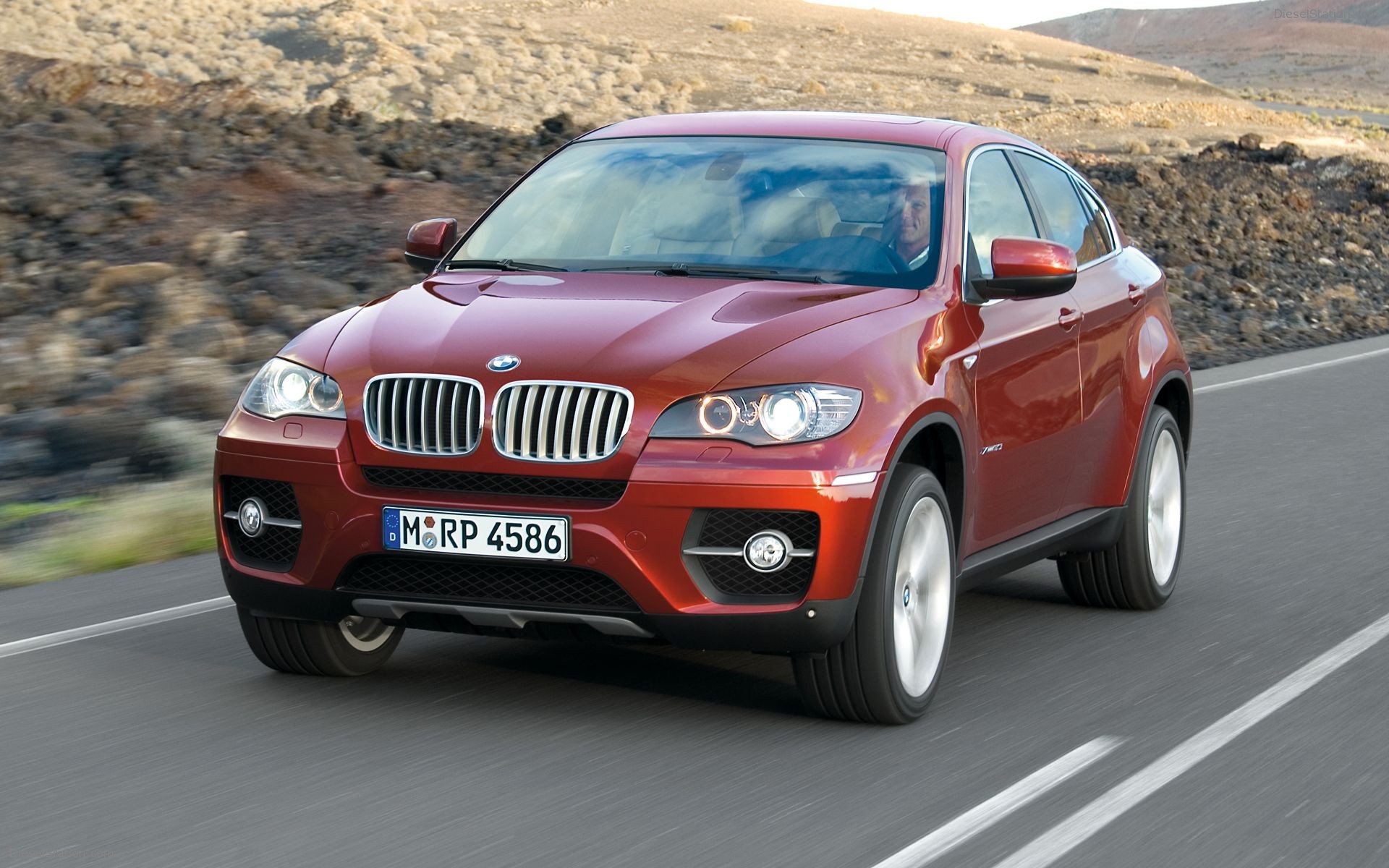 BMW X6 xDrive35i and X6 xDrive50i