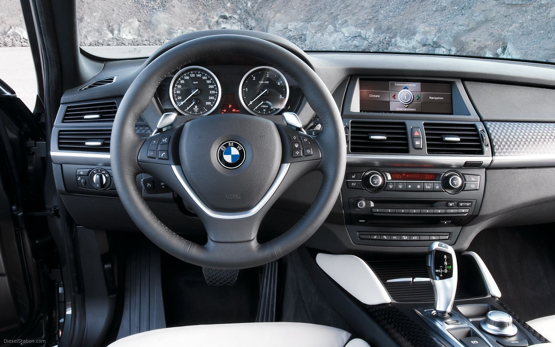 BMW X6 xDrive35i and X6 xDrive50i