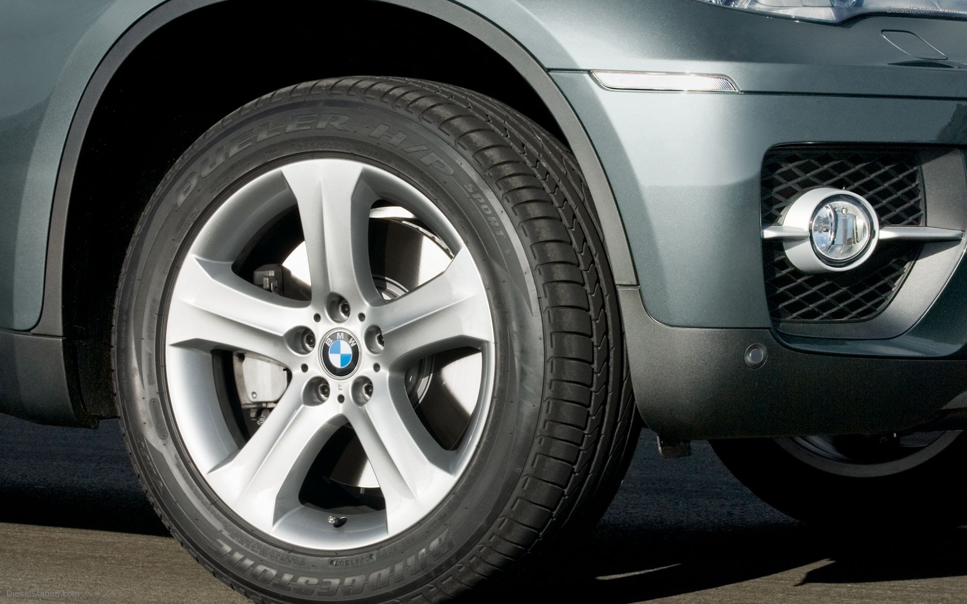 BMW X6 xDrive35i and X6 xDrive50i