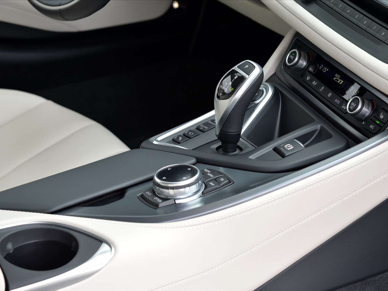 BMW i8 2015