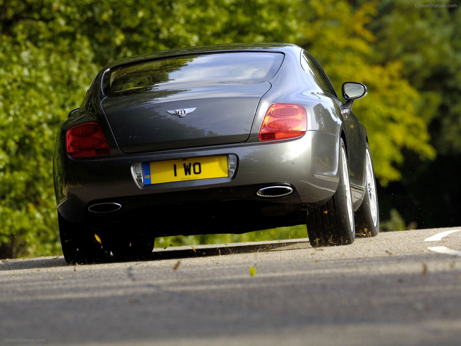 Bentley Continental GT Speed goes 200mph